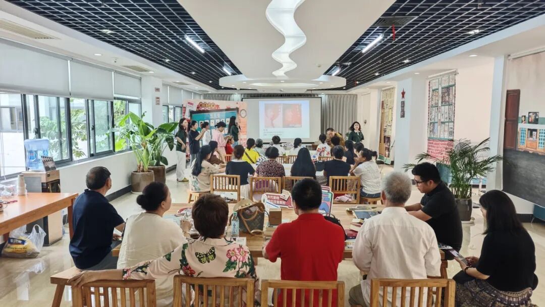 书香润红城 岁月忆芳华丨百色市图书馆“阅见18岁”真人图书馆老年读者主题分享活动圆满落幕